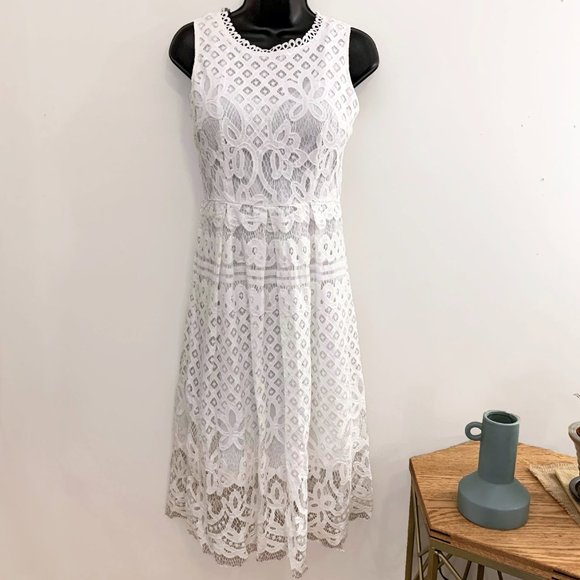 VEIISAR | White Lace Fit & Flare Cocktail Dress | Medium - Picture 1 of 7